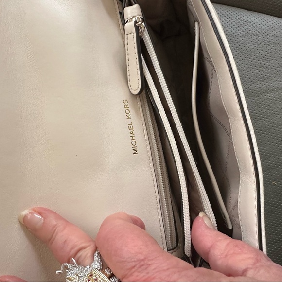 Michael Kors Quilted Chain Shoulder Bag Elegant Great Buy - Picture 9 of 16